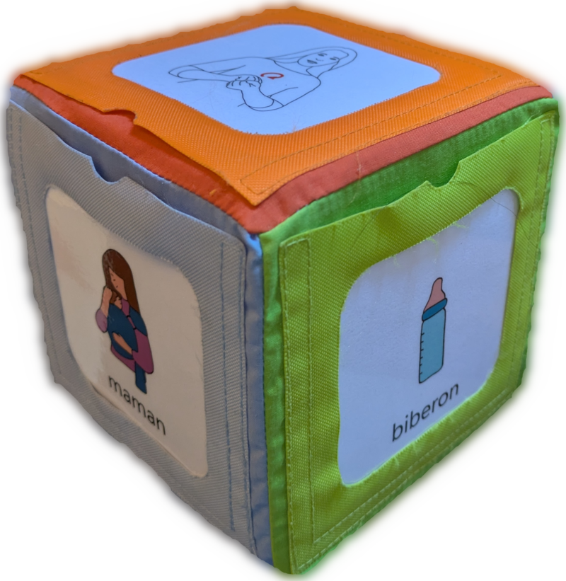 Cube avec des images sur les faces