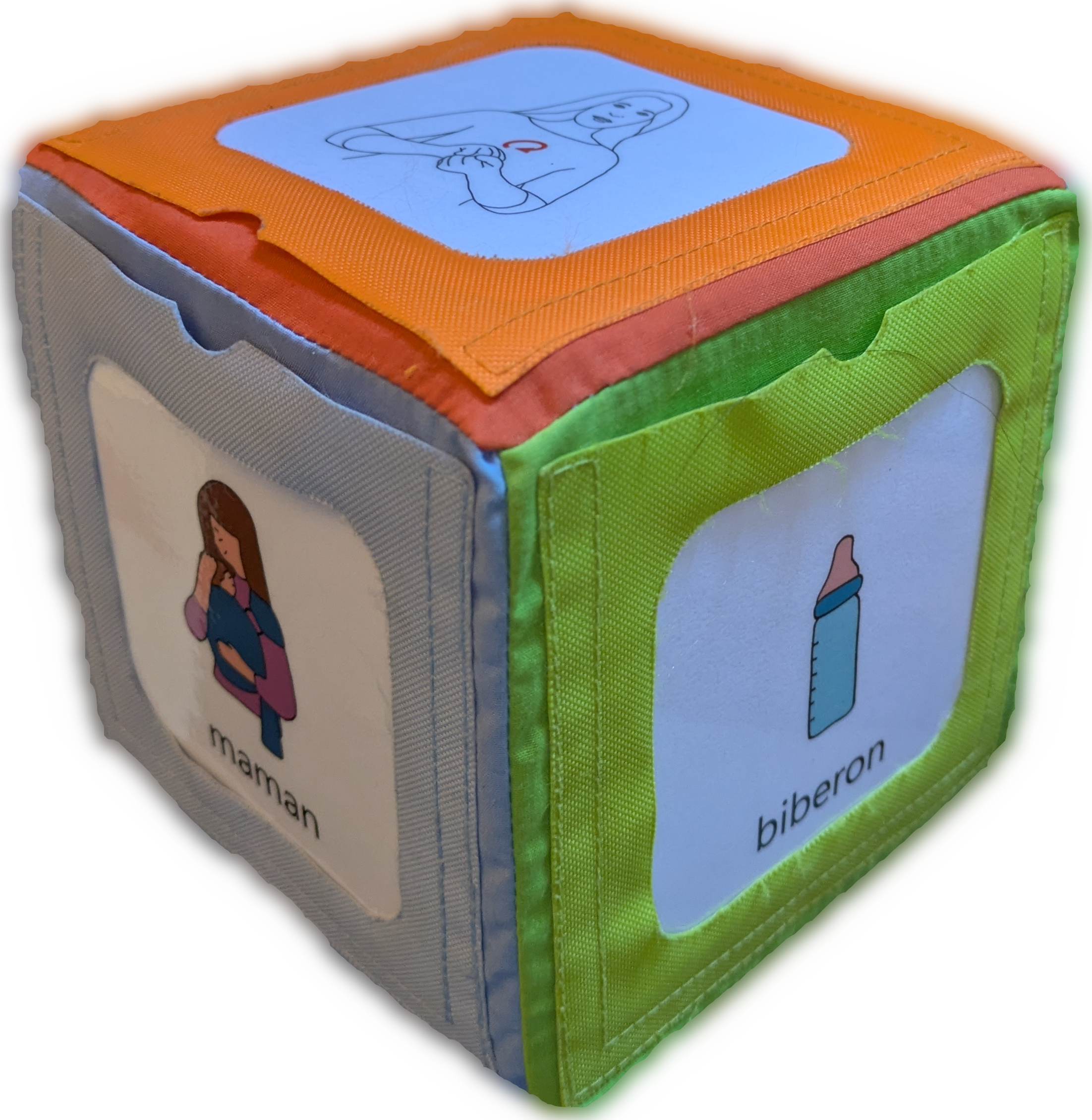 Cube avec des images sur les faces
